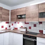 Szandra Apartmanhaz * Gyenesdias