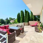 Szandra Apartmanhaz * Gyenesdias