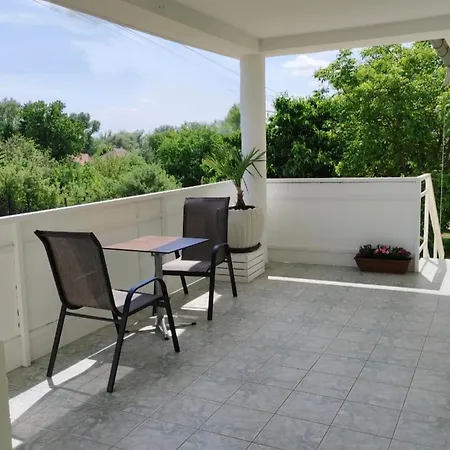 Appartement Szandra Apartmanhaz Gyenesdiás