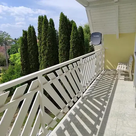 Szandra Apartmanhaz *