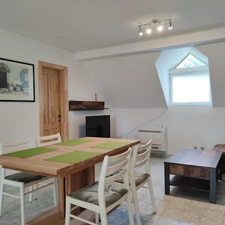 Szandra Apartmanhaz * Gyenesdias