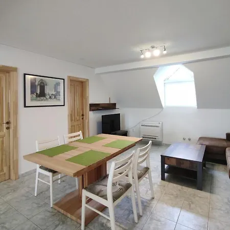 Szandra Apartmanhaz * Gyenesdias