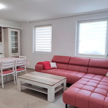 Szandra Apartmanhaz * Gyenesdias