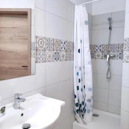 Szandra Apartmanhaz Διαμέρισμα Gyenesdiás