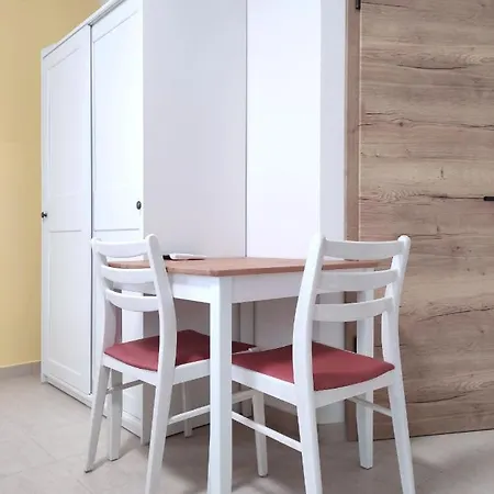 Szandra Apartmanhaz Apartment Gyenesdias