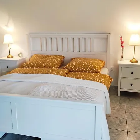 Szandra Apartmanhaz * Gyenesdias