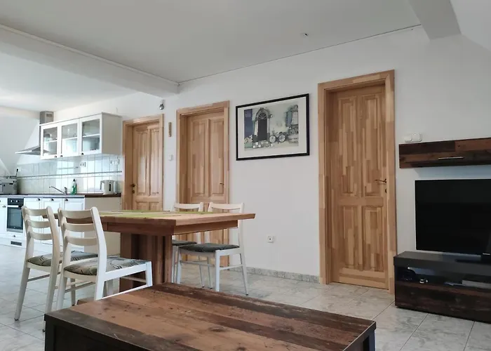 Szandra Apartmanhaz * 根尼斯迪亚斯