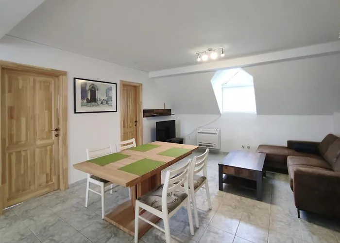 Szandra Apartmanhaz * 根尼斯迪亚斯