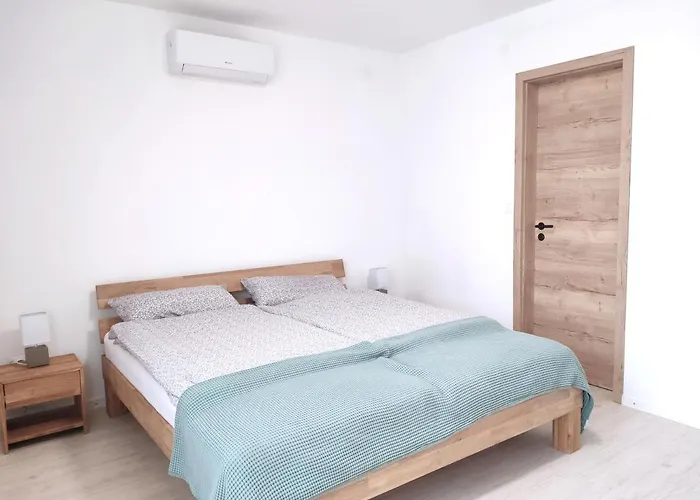 Szandra Apartmanhaz * 根尼斯迪亚斯