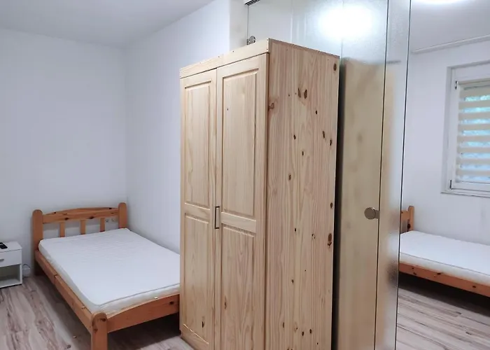 Szandra Apartmanhaz 公寓 *
